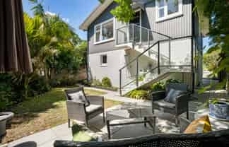 2/11 Thatcher Street, Mission Bay