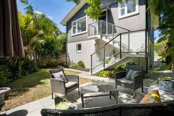 2/11 Thatcher Street, Mission Bay