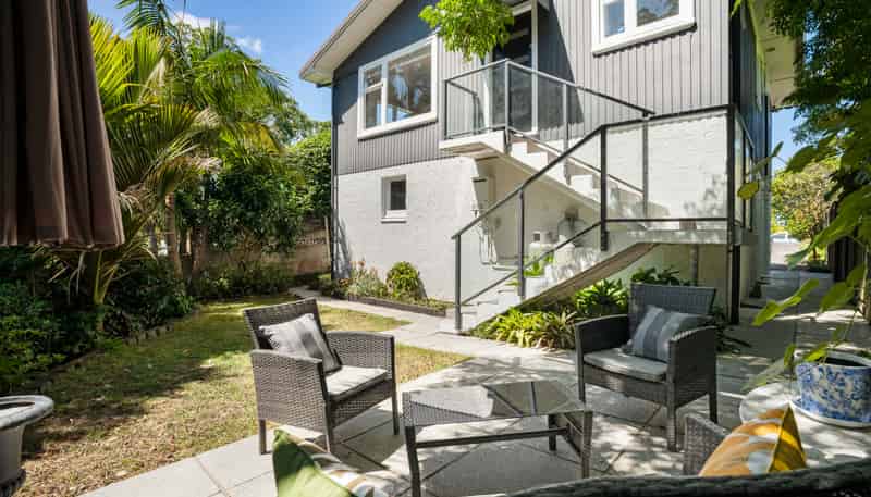 2/11 Thatcher Street, Mission Bay