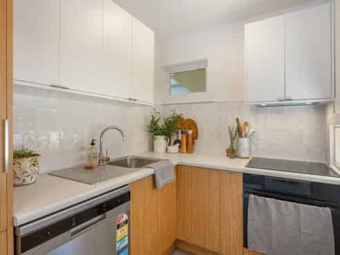 1/4 Claremont Grove, Mount Victoria