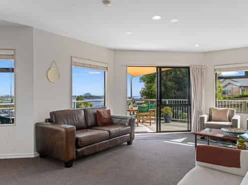 115 Sapphire Drive, Hairini