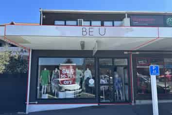 Prime shop unit for sale in Paraparaumu Beach!