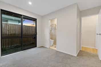 1,8/273 Mt Albert Road, Sandringham