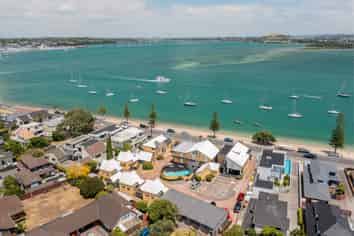 41-42 The Parade, Bucklands Beach