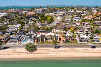 41-42 The Parade, Bucklands Beach