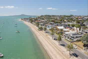 41-42 The Parade, Bucklands Beach