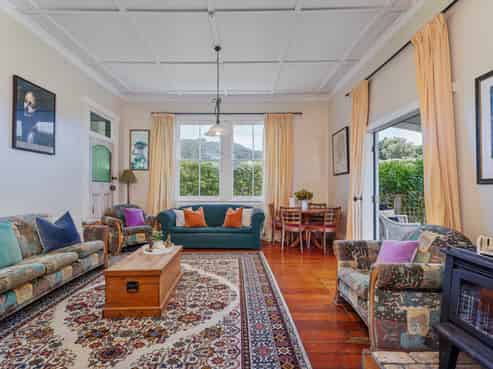 35 Pa Road, Hahei