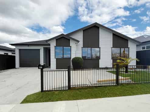 60 Tipu Crescent, Milldale