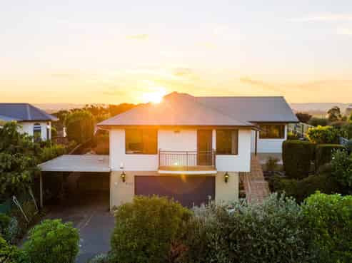 24 Highgrove Drive, Grandview Heights