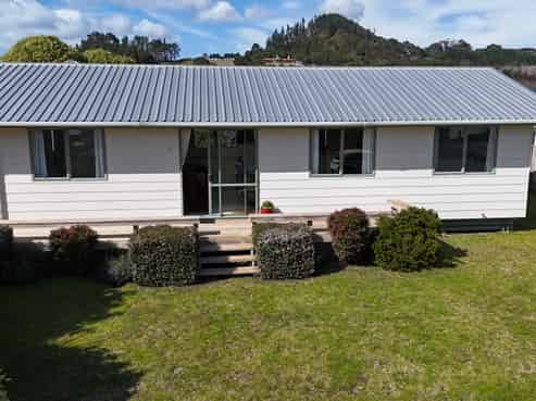 11 Hawk Hill Crescent, Cooks Beach