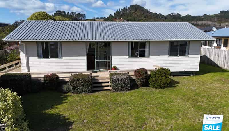 11 Hawk Hill Crescent, Cooks Beach