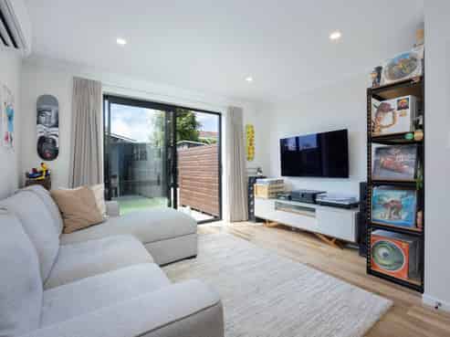 11 Wharara Lane, Massey