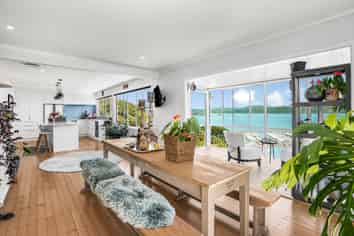 19 Nikau Road, Eastbourne