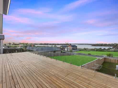 8  Otohikawa Avenue, Glenbrook