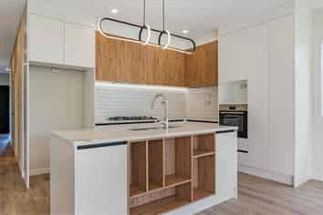   Whakairo Crescent, Gulf Harbour