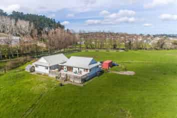 17A Pipitiwai Drive, Helensville