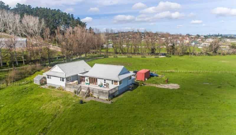 17A Pipitiwai Drive, Helensville