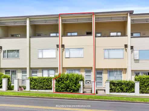 5/11 Ray Small Drive, Papakura