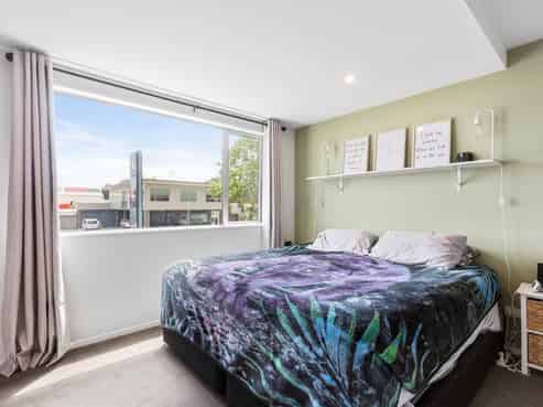 5/11 Ray Small Drive, Papakura