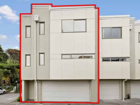 35/21 Hunters Park Drive, Three Kings