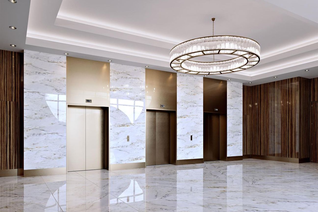 Prime Location with City Views - Fler