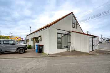 Onekawa Office for Investors / Owner Occupiers