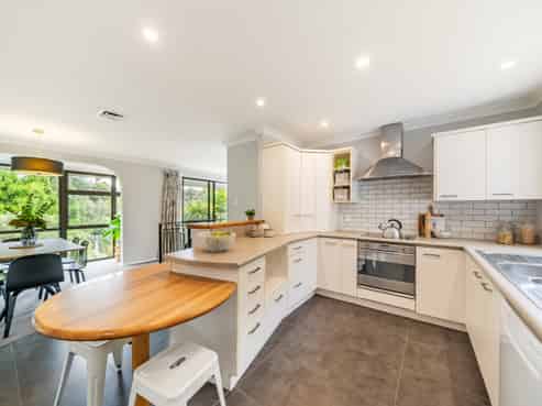5 Winchester Avenue, Pinehaven