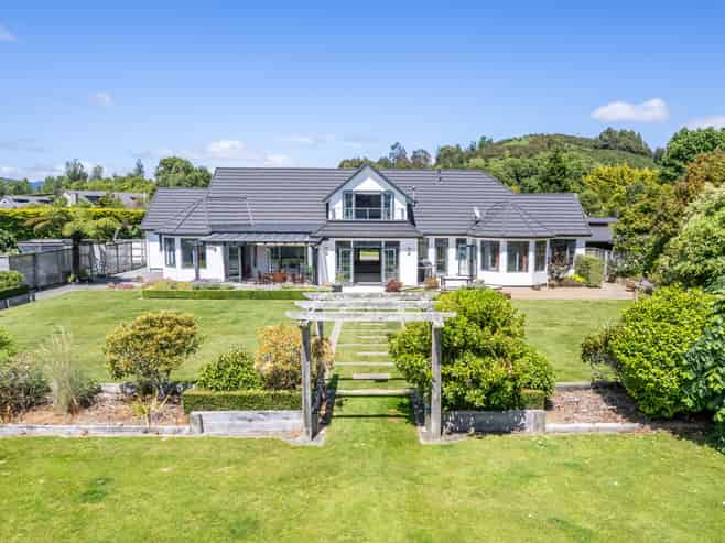 30 Emerald Hill Drive, Birchville