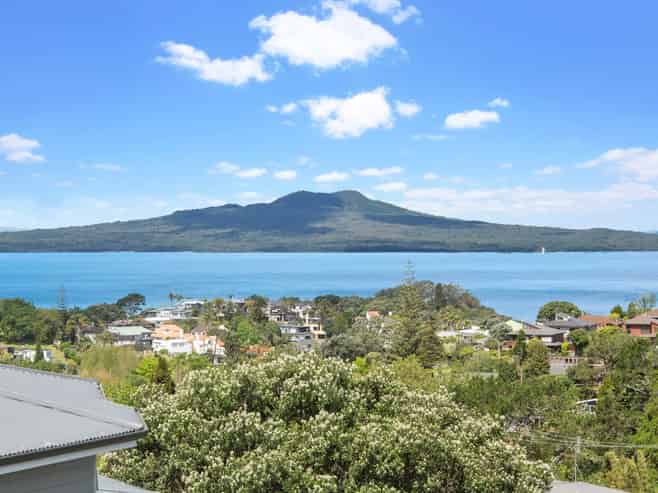 69 Aberdeen Road, Castor Bay
