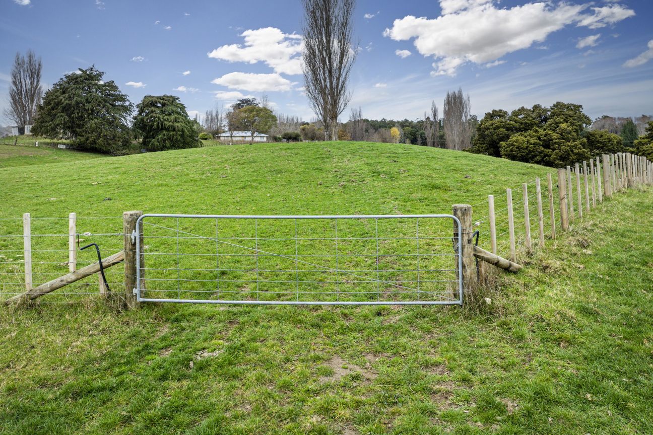 No covenants with this new Elsthorpe subdivision – další