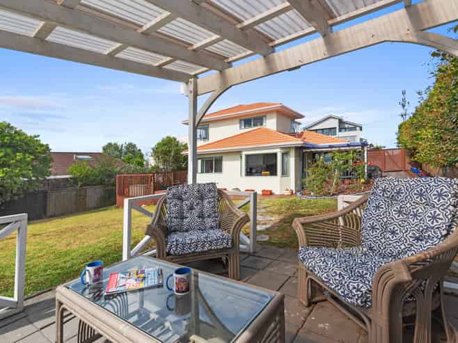 2/883 East Coast Road, Northcross