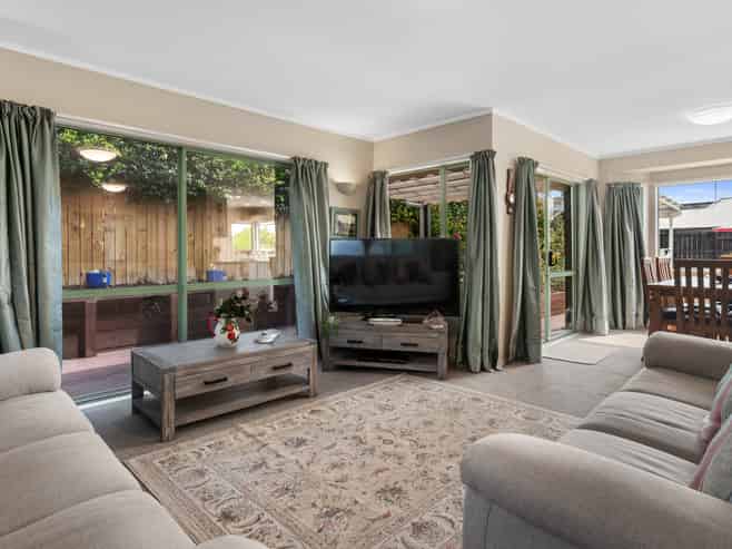 2/883 East Coast Road, Northcross