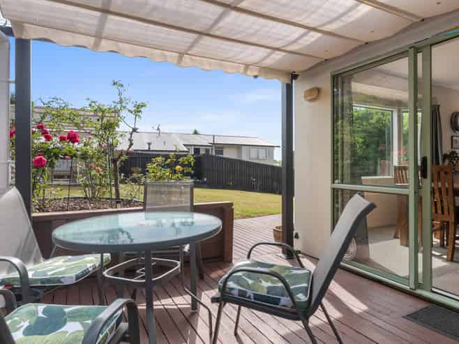 2/883 East Coast Road, Northcross