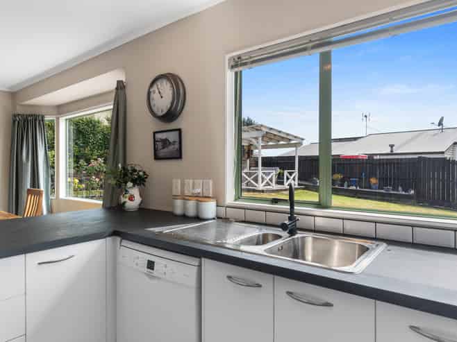 2/883 East Coast Road, Northcross