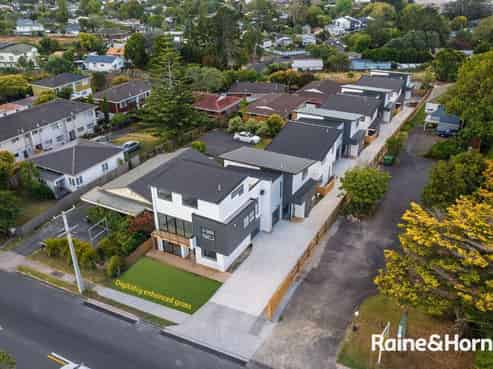 Lot 3-8/71 West Coast Road, Glen Eden