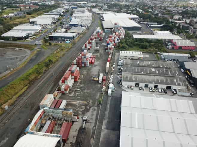 Affordable Panmure yard with warehouse