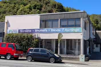 Smartest Modern Showroom available !