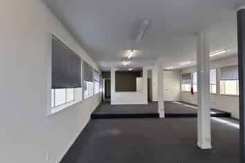 New North Road Retail Shop + Office