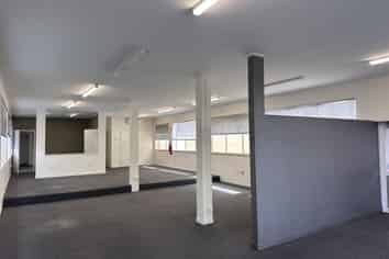 New North Road Retail Shop + Office