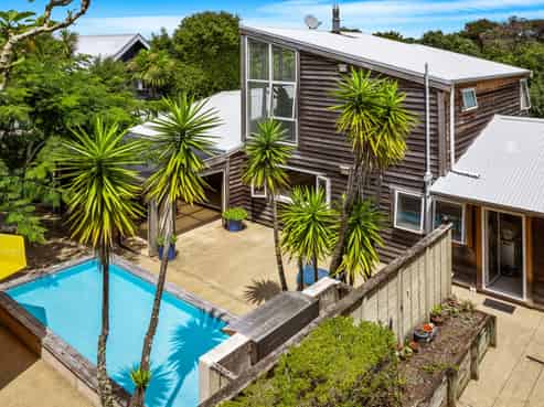 9 Grand View Road, Leigh