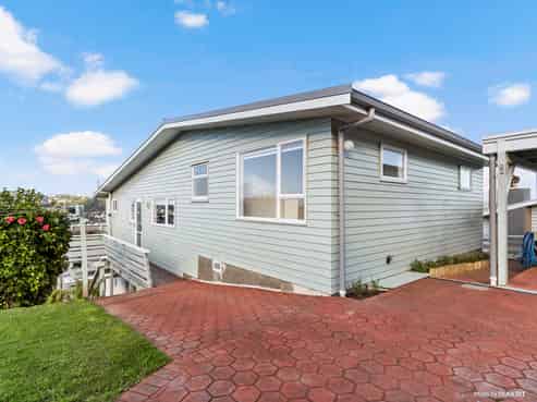 19 Breton Grove, Kingston