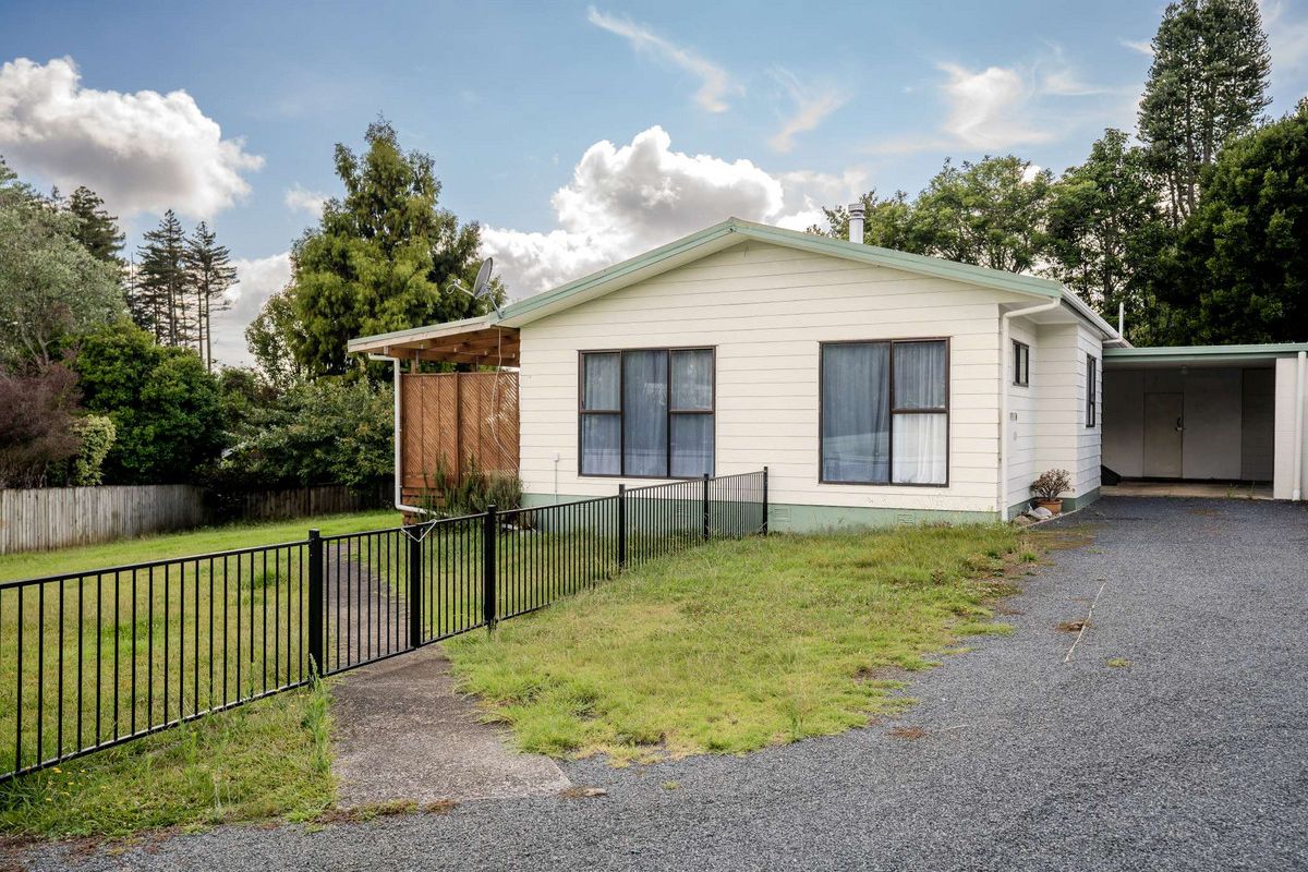 INVEST OR FIRST HOME - SHORT WALK TO TOWN! - Widok 6