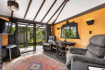 305D Riccarton Road, Riccarton