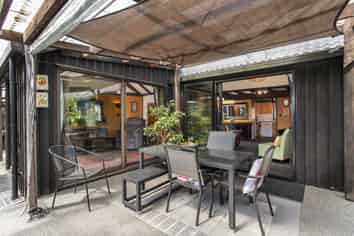 305D Riccarton Road, Riccarton