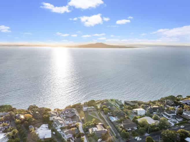 247 Beach Road, Campbells Bay
