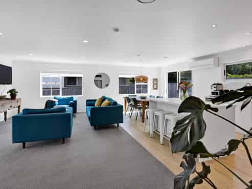 8 Hussey Street, Oakura