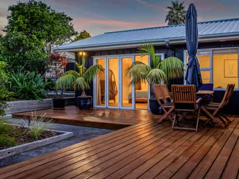 8 Hussey Street, Oakura