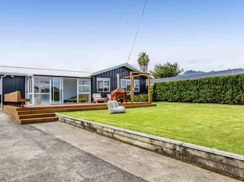 8 Hussey Street, Oakura