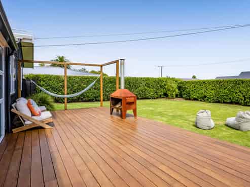 8 Hussey Street, Oakura