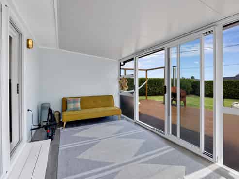 8 Hussey Street, Oakura